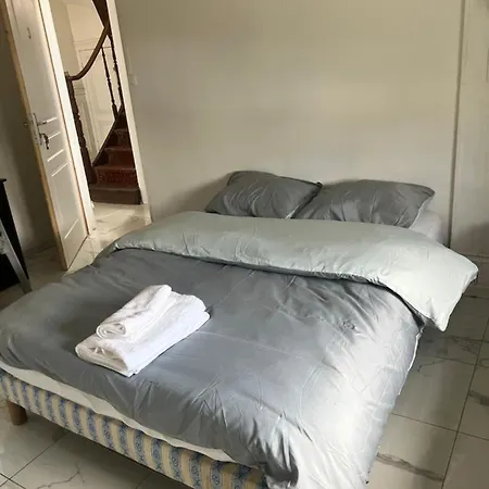 Room Homestay Calais